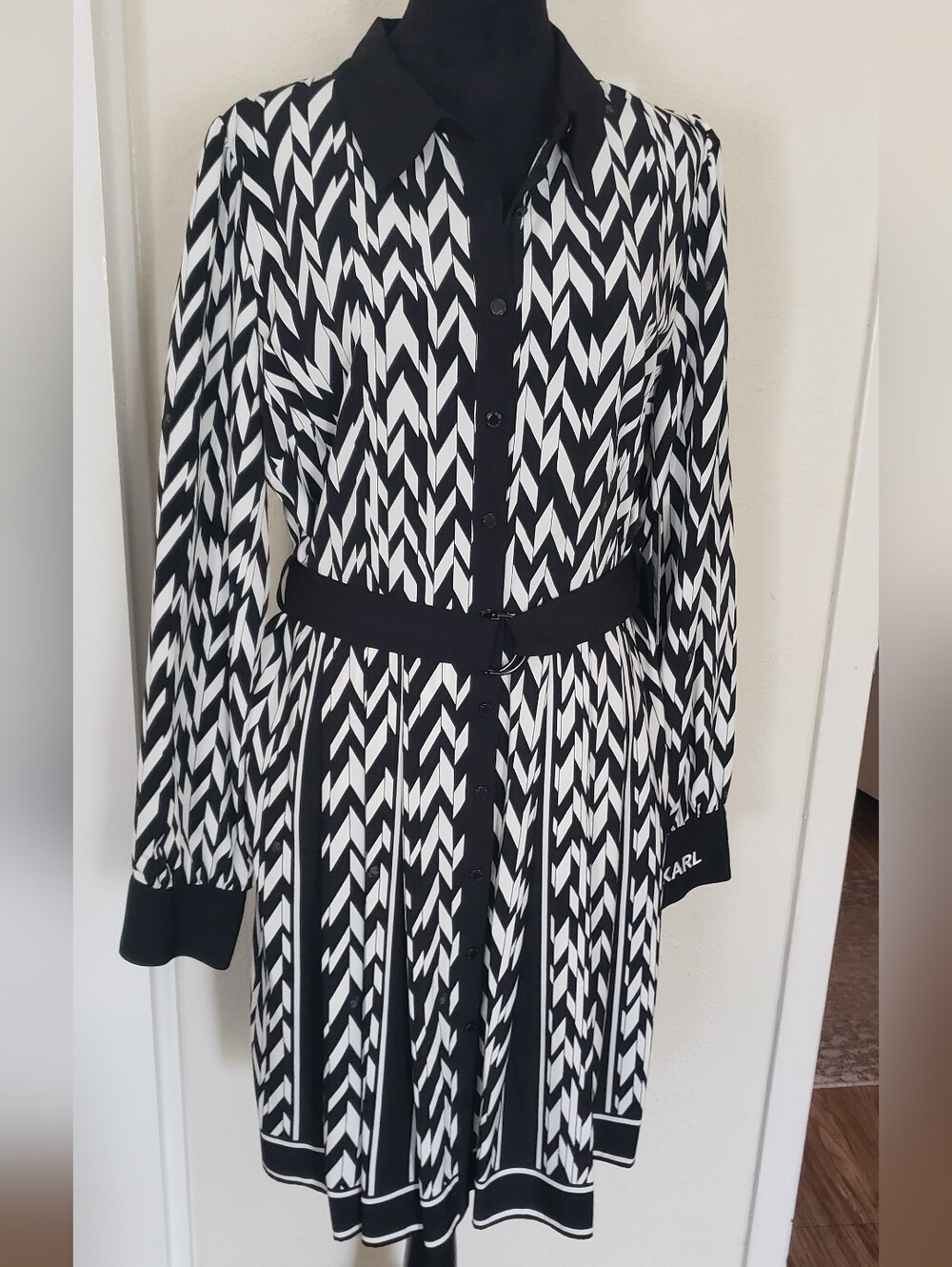 Karl Lagerfeld Black & White Chevron Button-Front Dress With Classic Karl Logo